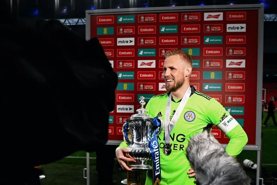 ১১ বছর পর লেস্টার ছাড়লেন স্কিমিচেল