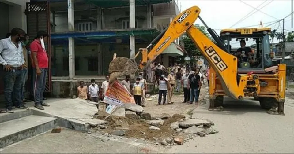 মাথাভাঙ্গা হাসপাতাল চত্বর দখলমুক্ত করতে অভিযান প্রশাসনের