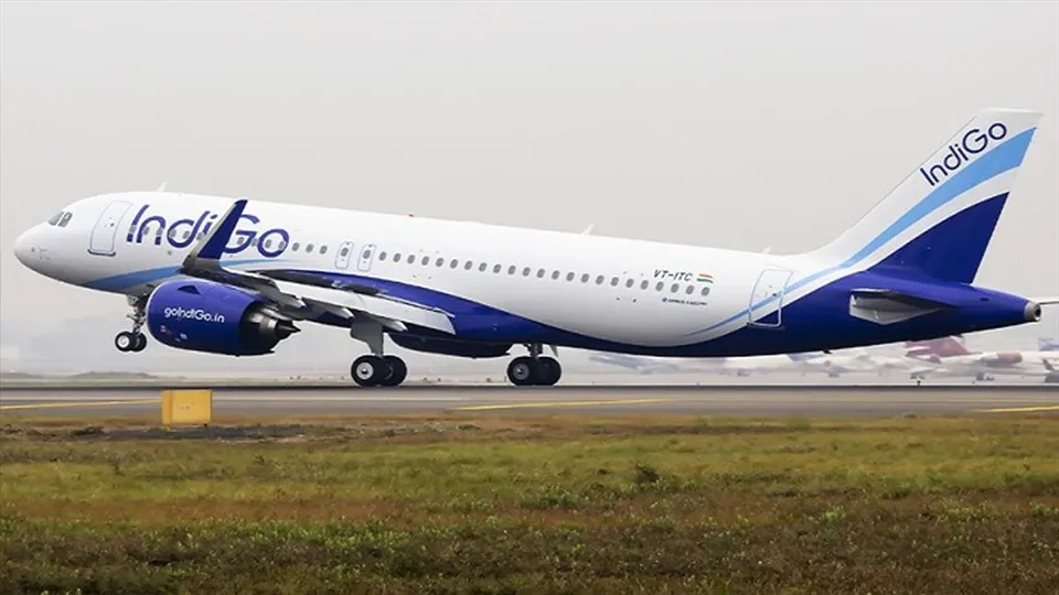 বিমানযাত্রীর মোবাইল ফোনে আগুন, তারপর?