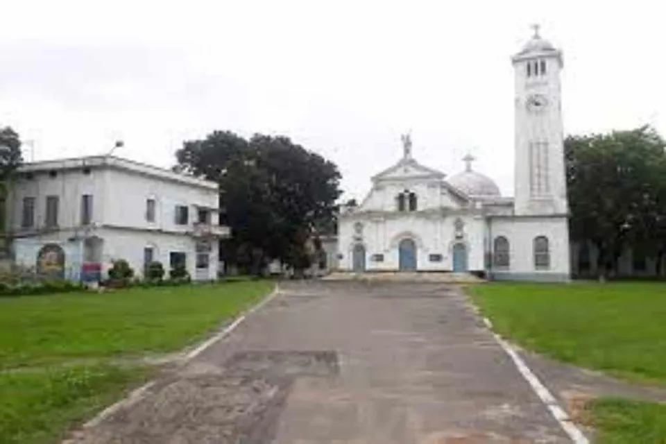 অল্প খরচে উৎসবের দিনগুলিতে একদিনের ছুটিতে ঘুরে আসুন এখান থেকে