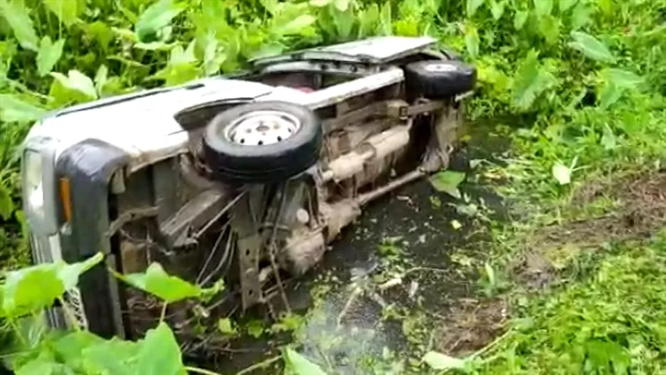 দুর্ঘটনার কবলে মারুতি গাড়ি, জখম ৩