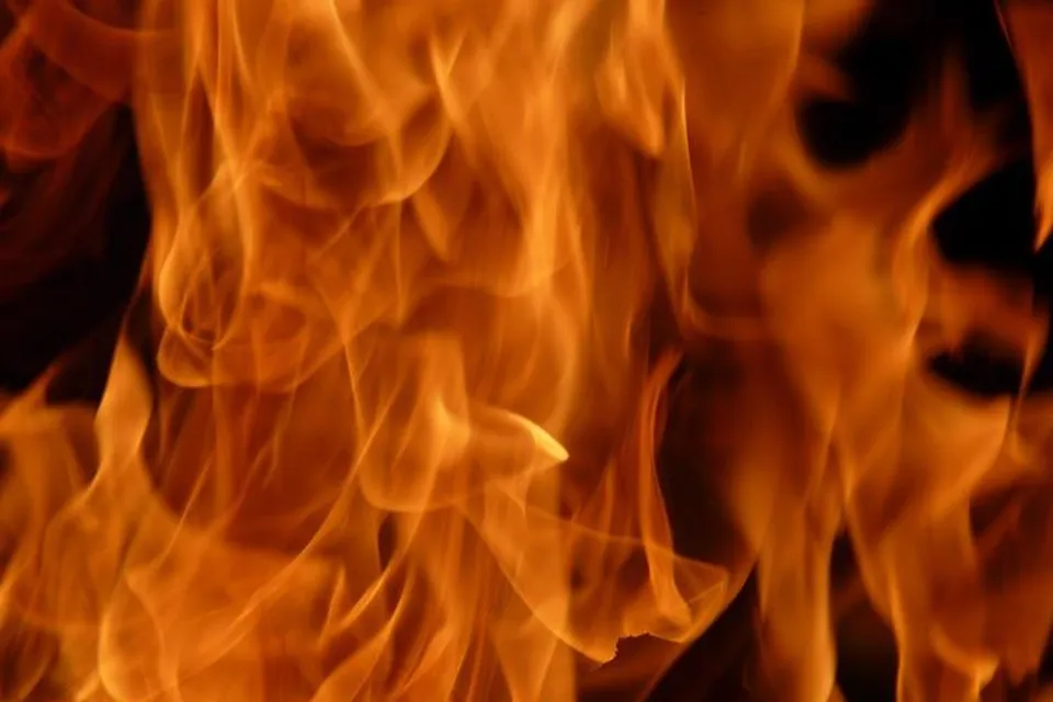 ৭ মাসের অন্তঃসত্ত্বাকে পুড়িয়ে মারার চেষ্টা স্বামী ও শ্বশুরবাড়ির লোকজনের