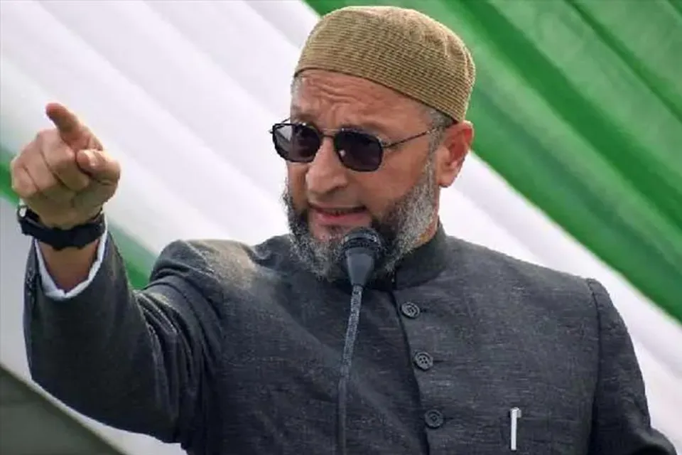 হিজাব না পরলে কি মুসলিম নারীদের বিকিনি পরতে হবে? প্রশ্ন ওয়েইসির