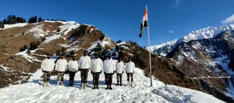 শ্রদ্ধা এলো ‘পাহাড় কাকা’ থেকে