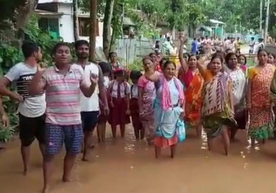 জলাবদ্ধতার বিরুদ্ধে বিক্ষোভ