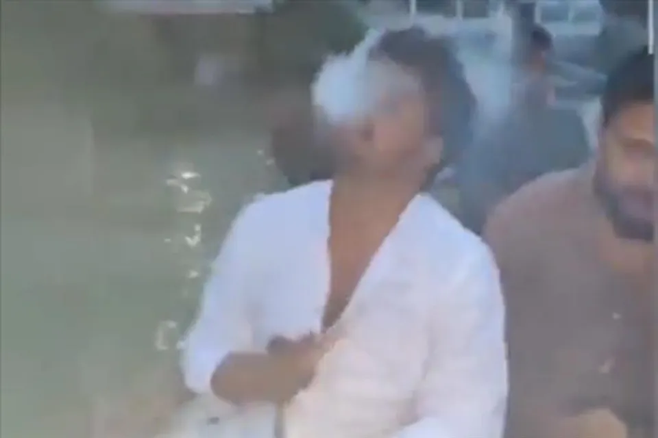 মাঝ গঙ্গায় হুক্কা-নন ভেজ পার্টি! ৮ জনের বিরুদ্ধে দায়ের হল মামলা