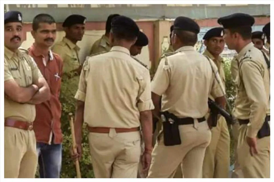 নয়ডায় সমস্ত মাংসের দোকান বন্ধ করে দিয়েছে পুলিশ