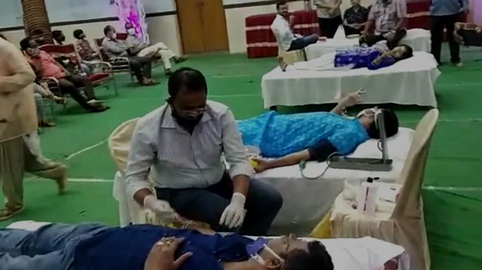 ছেলের জন্মদিনে রক্তদান শিবির করলেন কাউন্সিলর