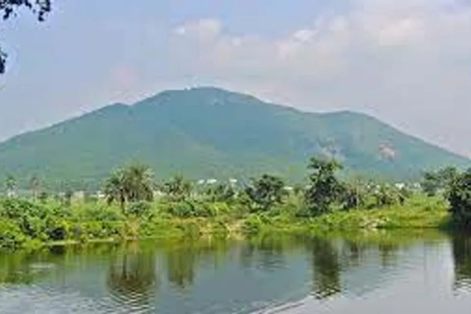 ভ্রমণে শুশুনিয়া পাহাড়