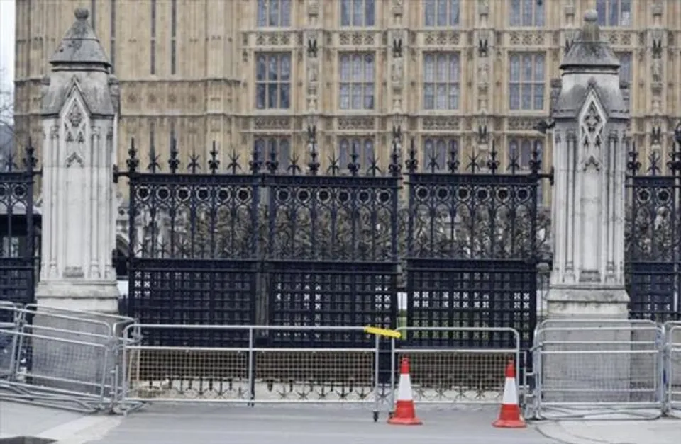 ইরানি বিচারক, কমান্ডার ও আঞ্চলিক গভর্নরদের ওপর যুক্তরাজ্যের নিষেধাজ্ঞা