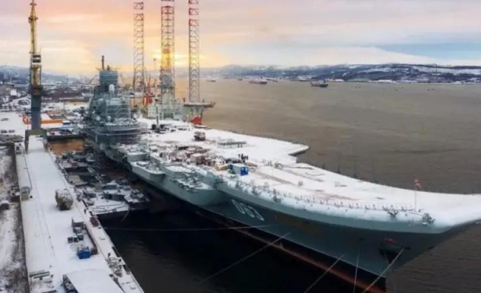 রাশিয়ার বিমানবাহী রণতরীতে আগুন