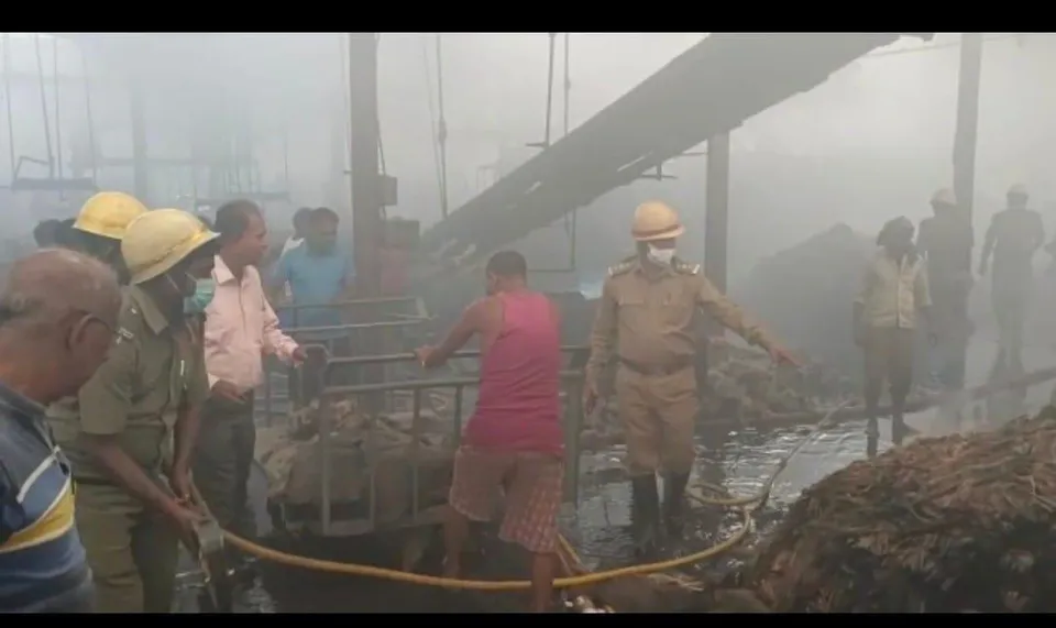 জগদ্দলের মেঘনা জুটমিলে বিধ্বংসী আগুন