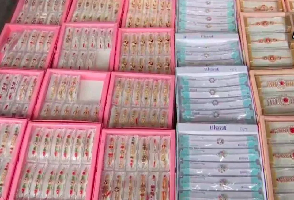 হায়দ্রাবাদে রমরমিয়ে চলছে রাখির ব্যবসা