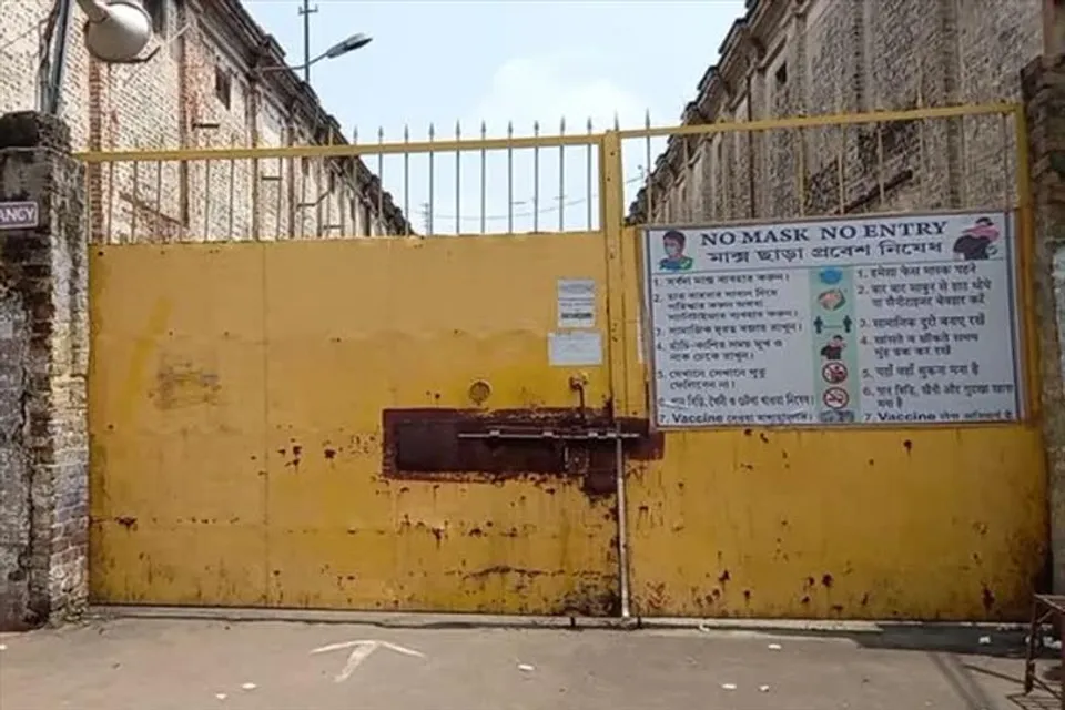 বছরের প্রথম দিন 'অভিশাপ' জুটমিল কর্মীদের কাছে!