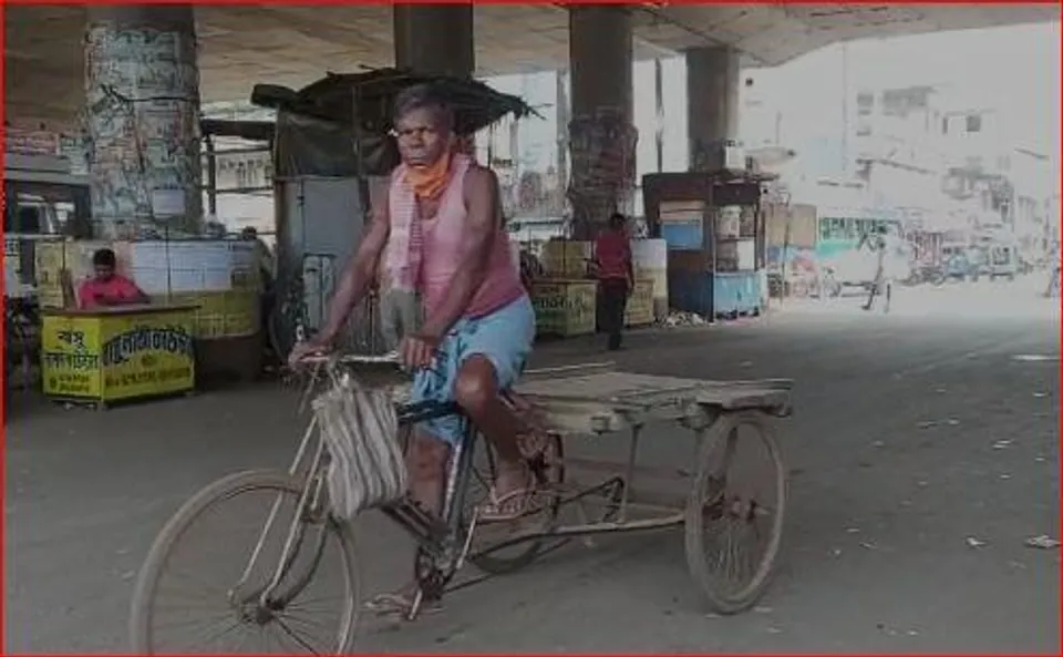 মুখে নেই মাস্ক, ফের অসচেতনতার ছবি প্রকাশ্যে