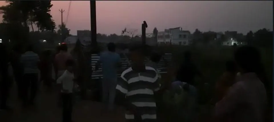 মদ খেয়ে মৃত্যু স্থানীয় বাসিন্দার, ক্ষোভে চোলাইয়ের ঠেক ভেঙে গুড়িয়ে দিল এলাকার মহিলারা