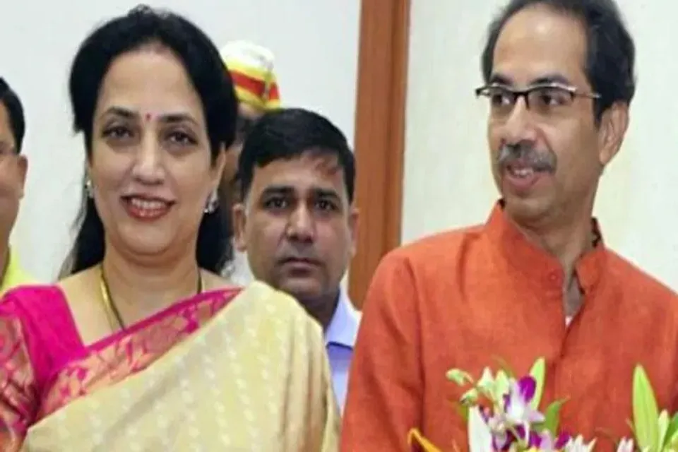 Maharashtra crisis: বিদ্রোহীদের স্ত্রীকে ফোন করলেন রশ্মি ঠাকরে