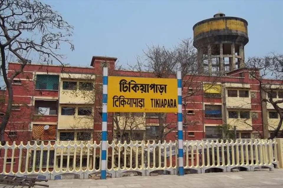 টিকিয়াপাড়া কারশেডের কাছে বোমাতঙ্ক, ব্যাহত ট্রেন চলাচল