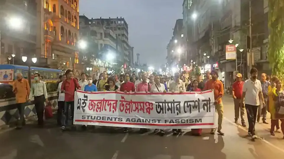 রামপুরহাট নিয়ে প্রতিবাদ মিছিলে বিশিষ্টরা