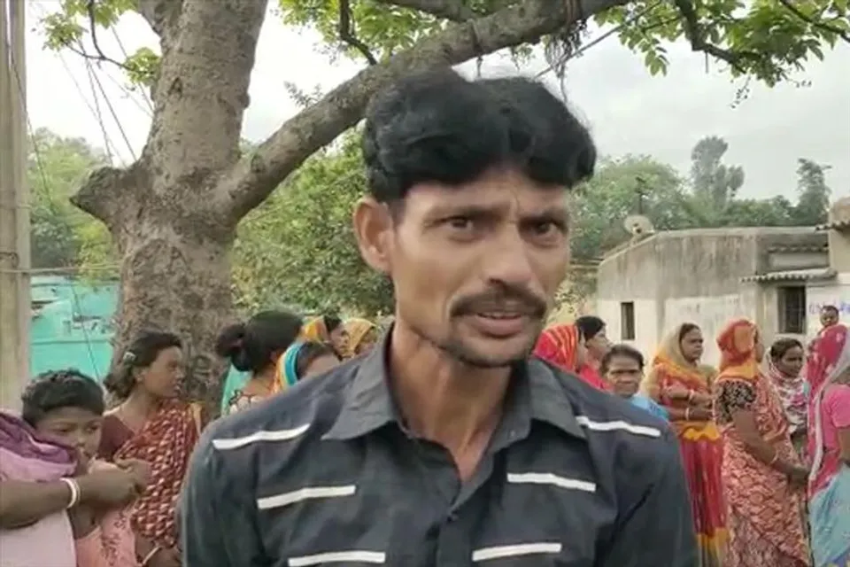 খান্দরায় ধস, বিপদে ৪০০ থেকে ৫০০ মানুষ- শুনুন তাদের বক্তব্য