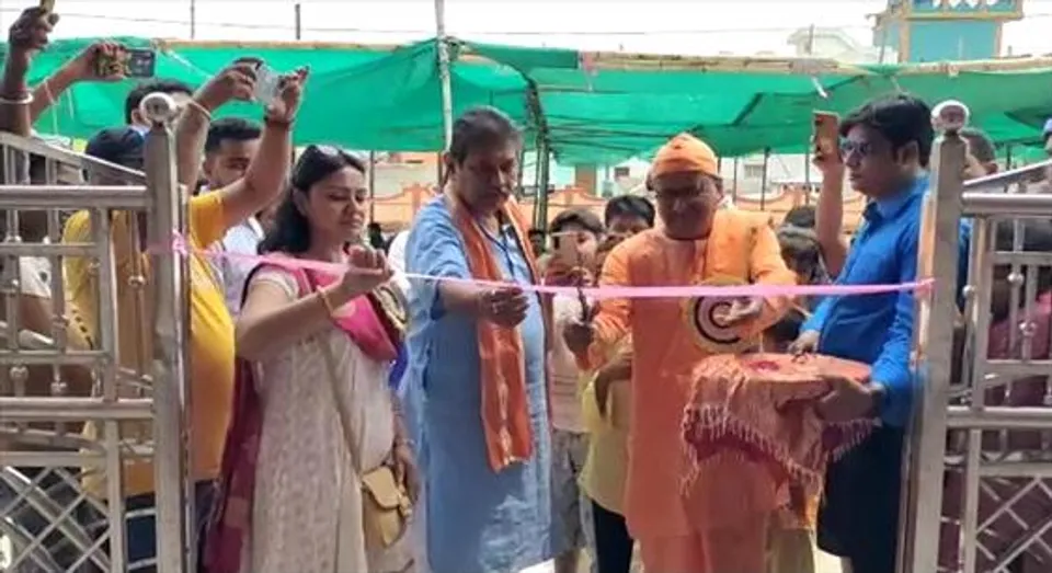 পুরাতন জায়গা থেকে নতুন জায়গায় নতুনভাবে প্রাণপ্রতিষ্ঠা দেবদেবীর