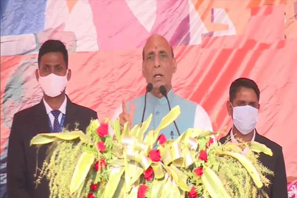 ইউক্রেনের পরিস্থিতি নিয়ে মুখ খুললেন প্রতিরক্ষা মন্ত্রী