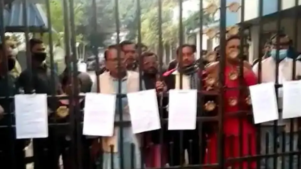 বিজেপি বিধায়কদের আটকে রাখার অভিযোগ পুলিশের বিরুদ্ধে