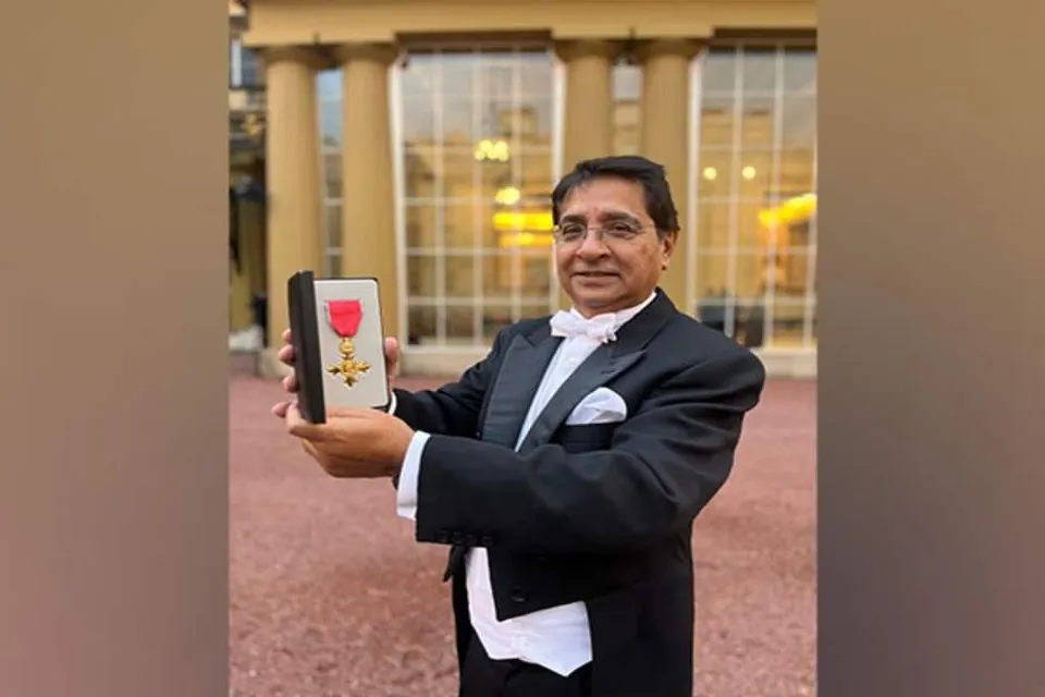 ভারতীয় বংশোদ্ভূত দাতব্য কর্মীকে বাকিংহাম প্যালেসে সম্মান প্রদান