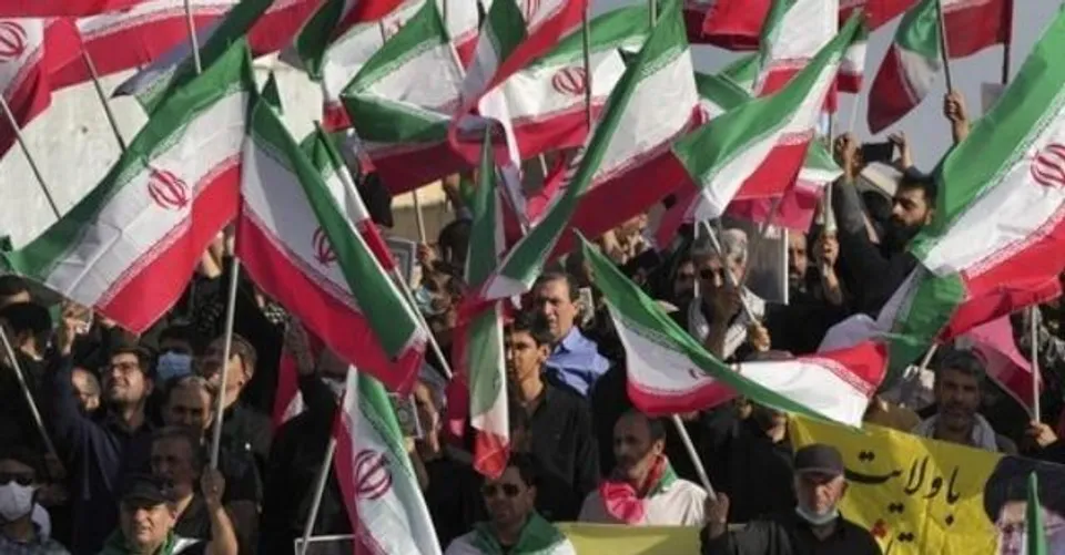 হিজাব বিরোধী ব্যাপক বিক্ষোভের মধ্যে ৪৫০ জন গ্রেপ্তার