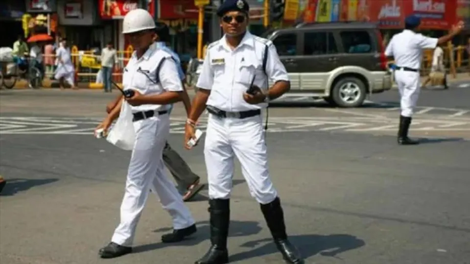 ফের কড়া কলকাতা পুলিশ