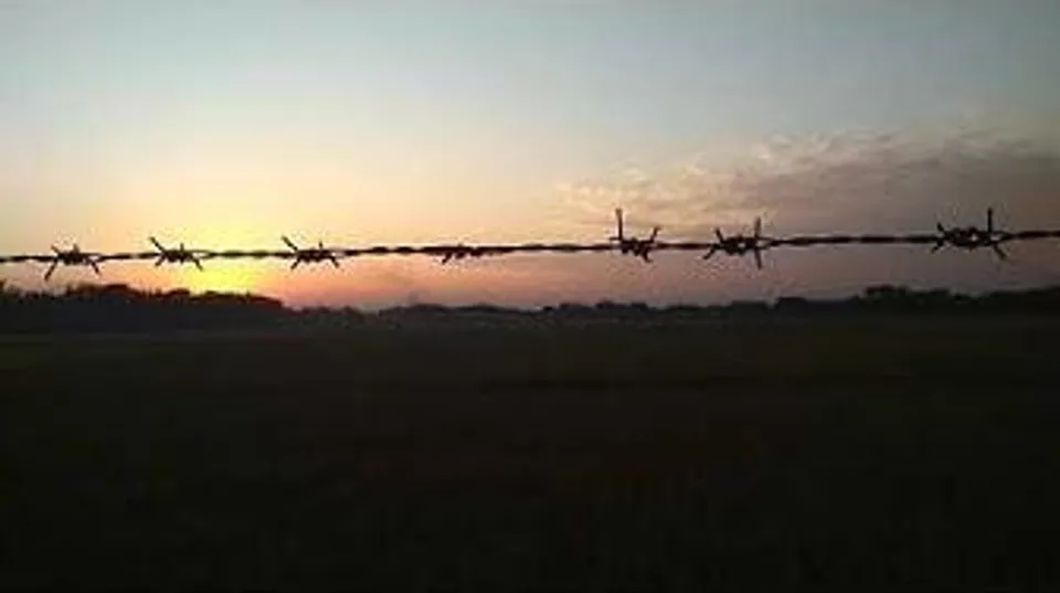 ভোট দিতে এলেন ছিটমহলের বাসিন্দারা