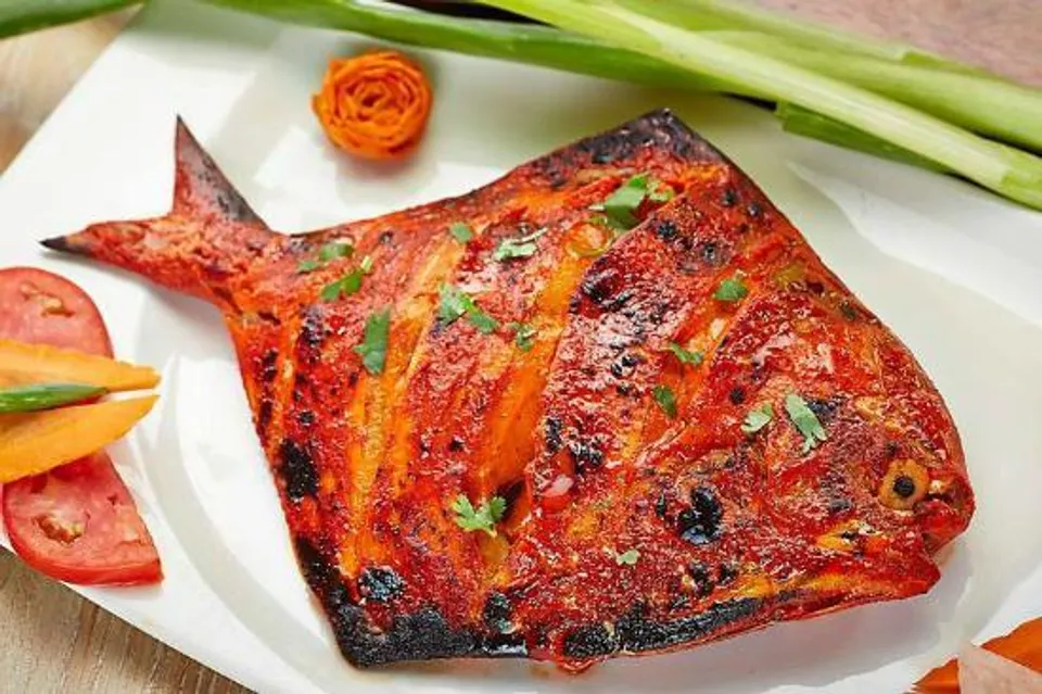 সপ্তমীর সন্ধ্যে জমে উঠুক তন্দুরি পমফ্রেটের সঙ্গে