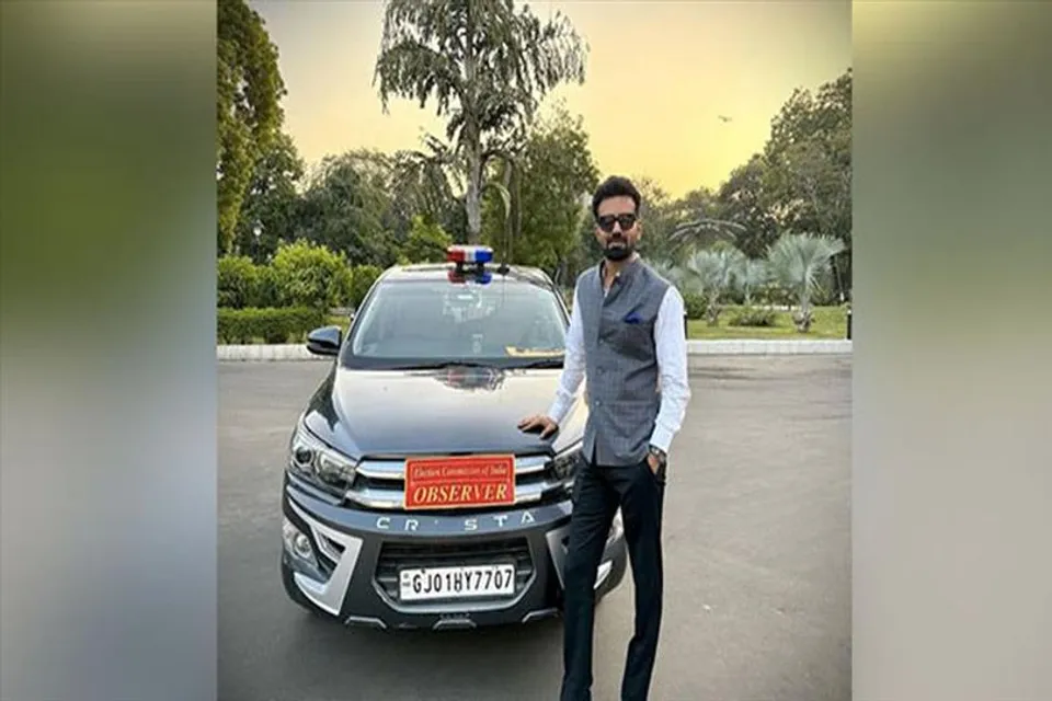 ভোটমুখী রাজ্যে বদলে গেল পর্যবেক্ষক