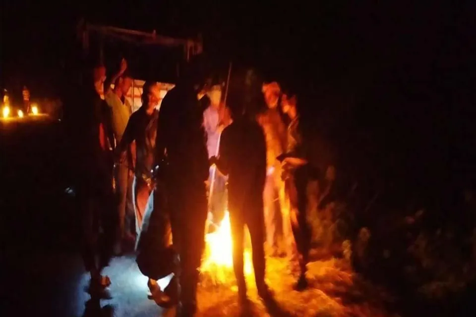 ঝাড়গ্রামে হাতি নিয়ে নাজেহাল বন দফতর, আতঙ্কিত গ্রামবাসীরা গৃহবন্দি অবস্থায় দিন কাটাচ্ছেন