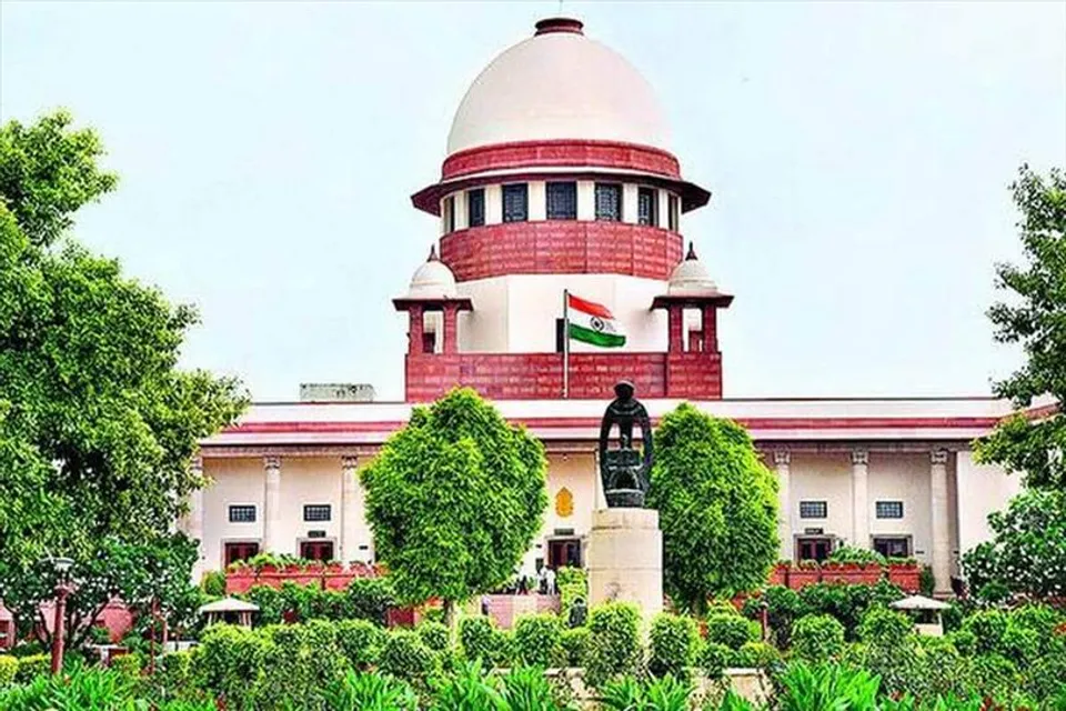 সুপ্রিম কোর্ট ১৪ সেপ্টেম্বর পর্যন্ত হিজাব মামলার শুনানি স্থগিত করেছে