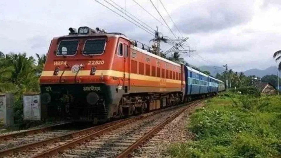 ফের বাতিল বহু ট্রেন