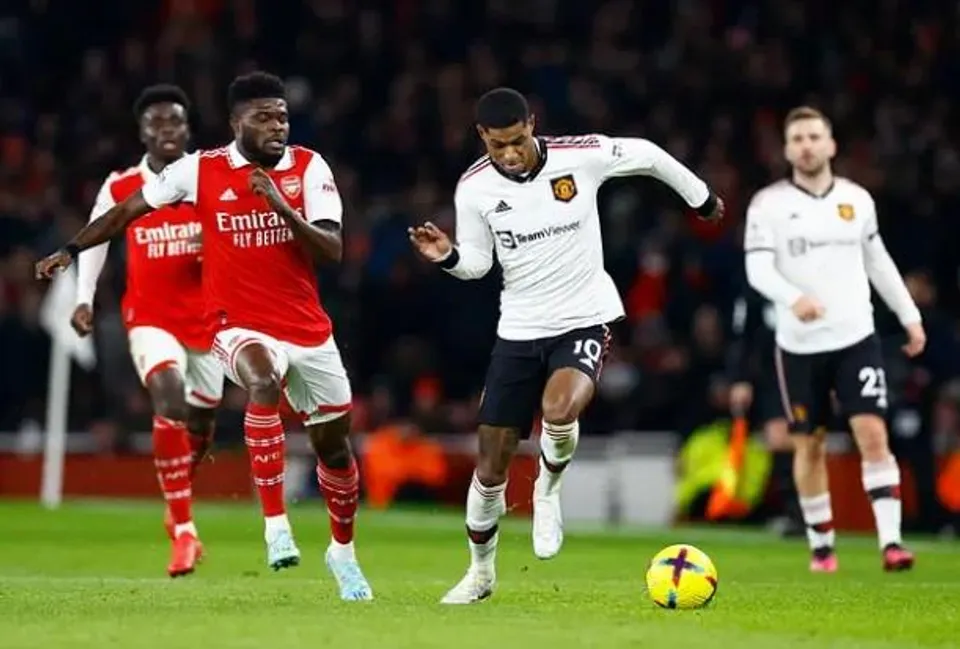 শেষ মিনিটের গোলে ইউনাইটেডকে হারাল আর্সেনাল