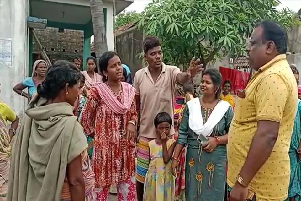 জলের সমস্যা রানীগঞ্জে, স্থানীয়ের অভিযোগ শুনুন