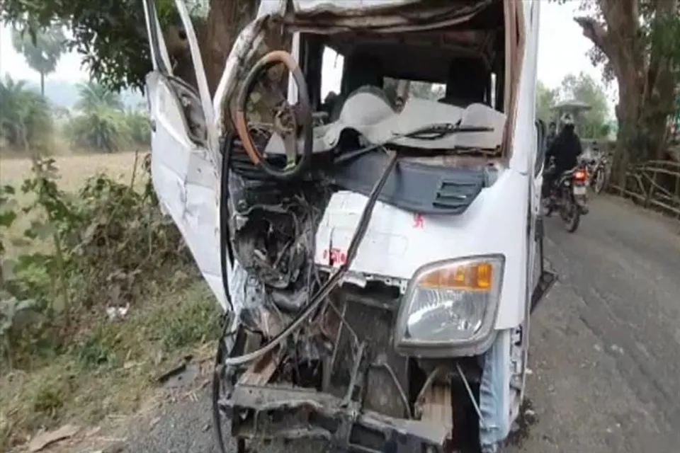 মেদিনীপুরে ফের ভয়াবহ পথ দুর্ঘটনা, মৃত ১