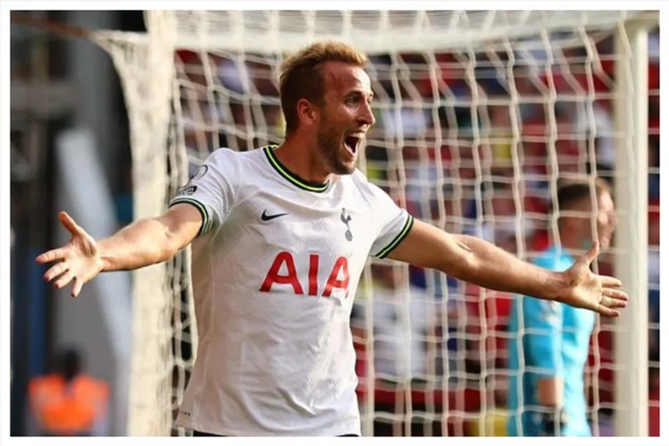 অ্যান্ডি কোলের সঙ্গে একাসনে হ্যারি কেন