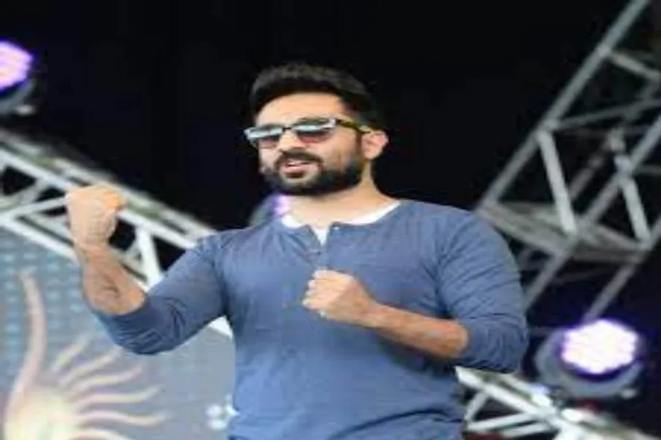 হিন্দুদের ধর্মীয় অনুভূতিতে আঘাত হানার অভিযোগ কমেডিয়ান বীর দাসের বিরুদ্ধে