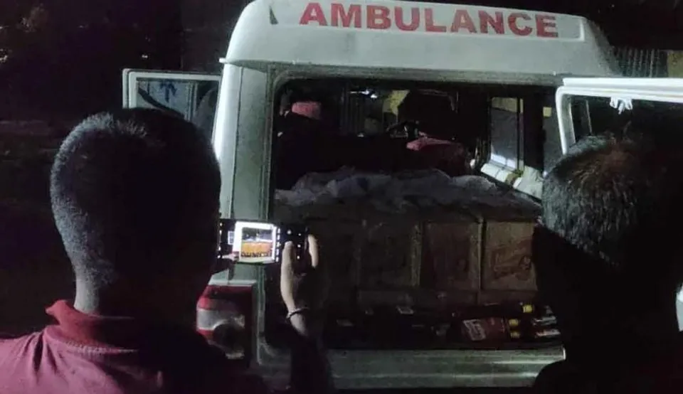 জলপাইগুড়িঃ অ্যাম্বুলেন্সে করে বিদেশি মদ পাচারের অভিযোগ