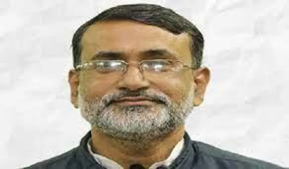 আগরতলায় আশিষ কুমার সাহার ডোর টু ডোর কর্মসূচী