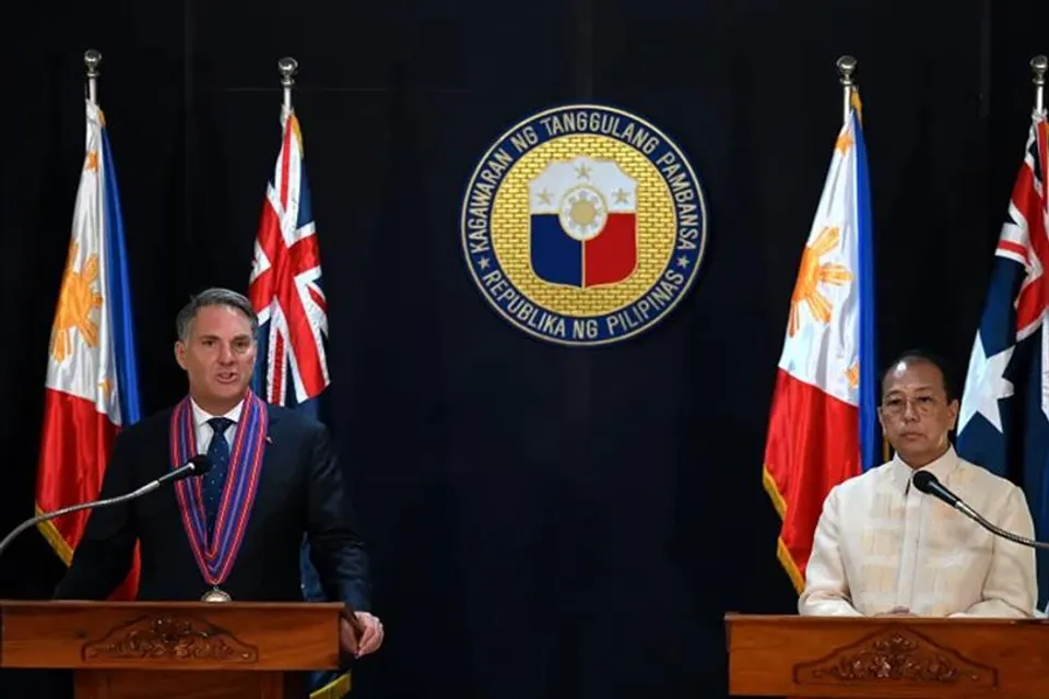 দক্ষিণ চীন সাগরে অস্ট্রেলিয়া ও ফিলিপাইনের যৌথ টহল নিয়ে শুরু হল আলোচনা