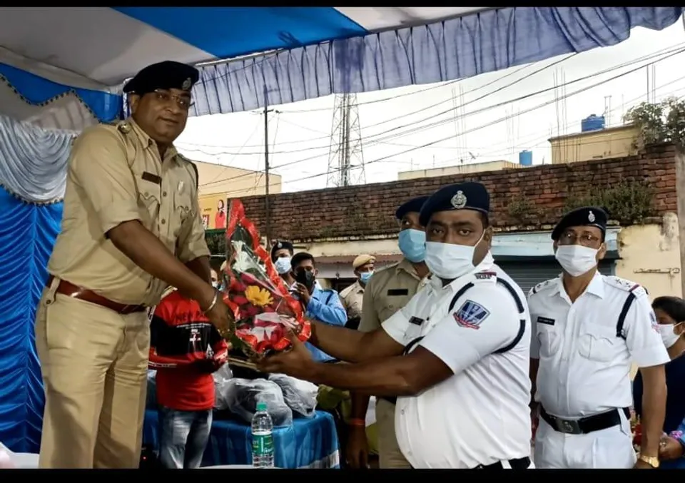 সড়ক নিরাপত্তা সপ্তাহের শেষ দিনে  জামুড়িয়া ট্রাফিক গার্ডের অনুষ্ঠান