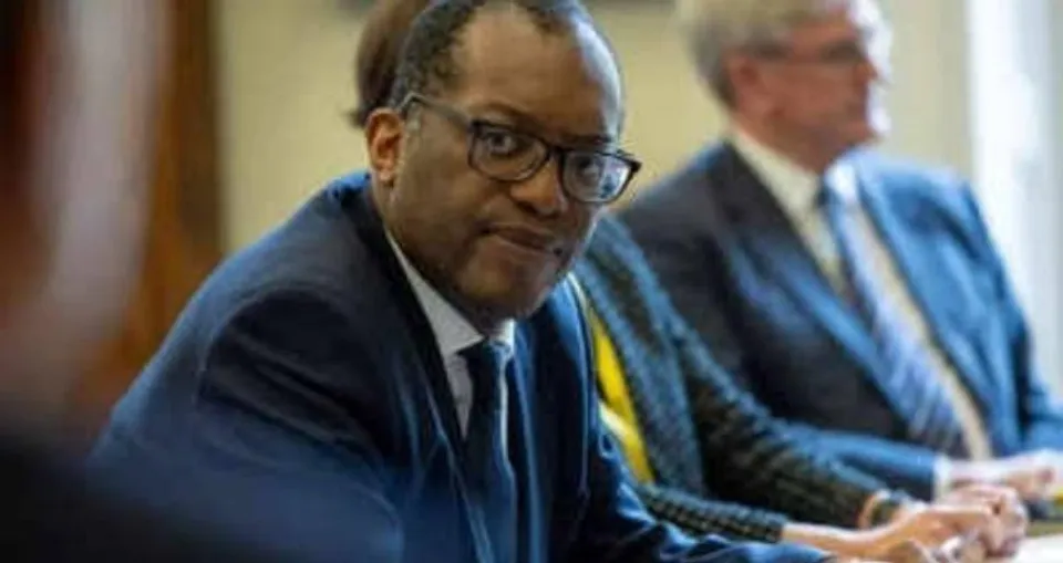 যুক্তরাজ্যের অর্থমন্ত্রী কোয়ার্তেংকে বরখাস্ত করা হয়েছে,- রিপোর্ট