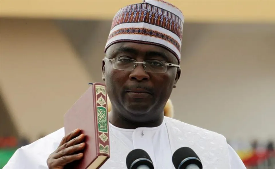 ডলারের বদলে সোনা দিয়ে তেল কিনবে ঘানা