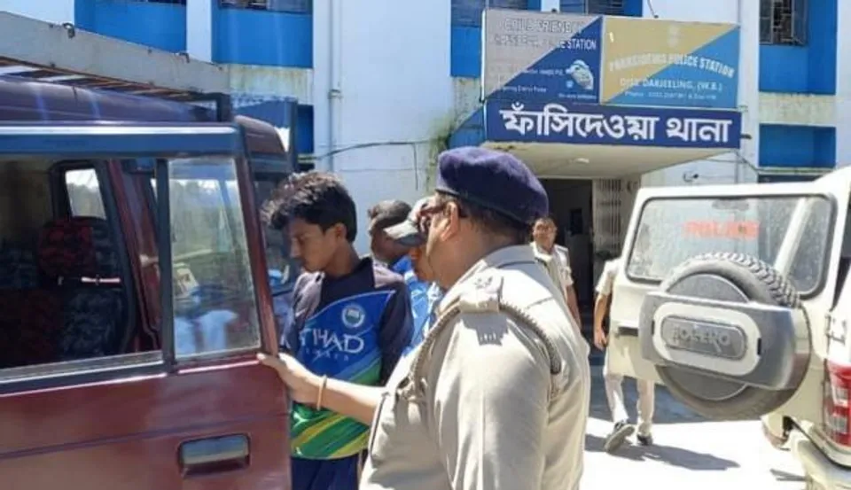 গরু পাচার করতে এসে ধরা পড়ল বাংলাদেশের যুবক