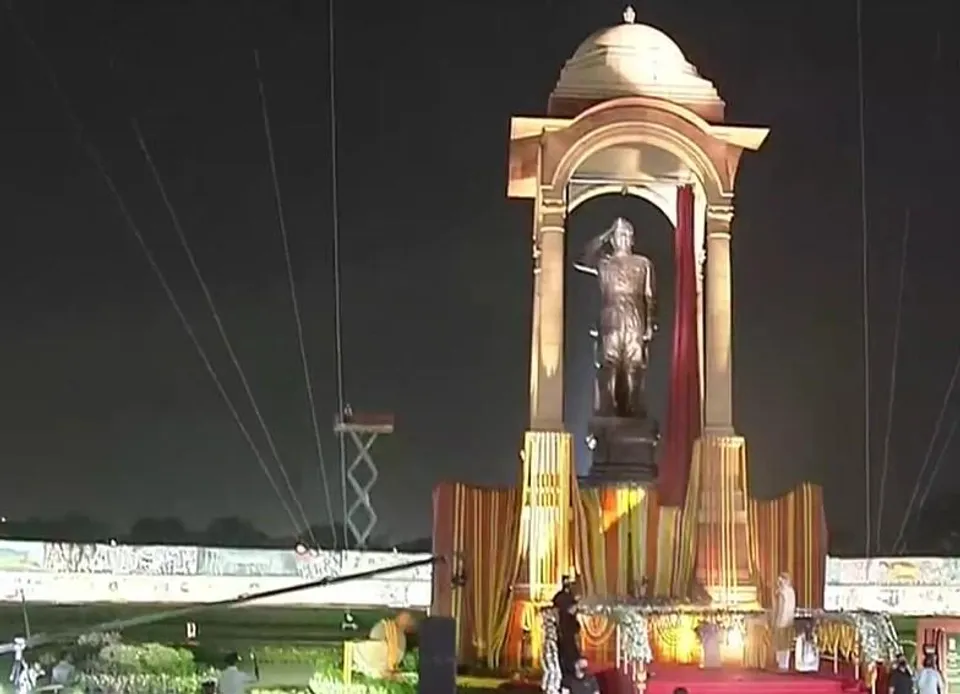 ইন্ডিয়া গেটে নেতাজি সুভাষ চন্দ্র বসুর গ্রানাইট মূর্তির উন্মোচন করলেন প্রধানমন্ত্রী নরেন্দ্র মোদী