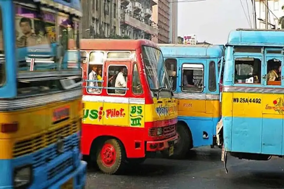 সরকারি বাসগুলির  বিরুদ্ধে  দায়ের জনস্বার্থ মামলা